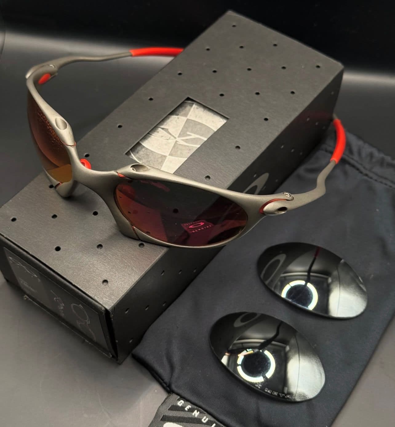 Peça de revenda com lentes extras